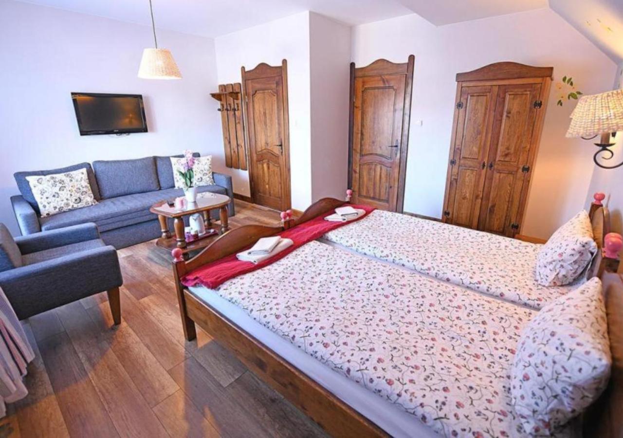 Gosciniec Malinowka Bed & Breakfast Krzeszna Bagian luar foto