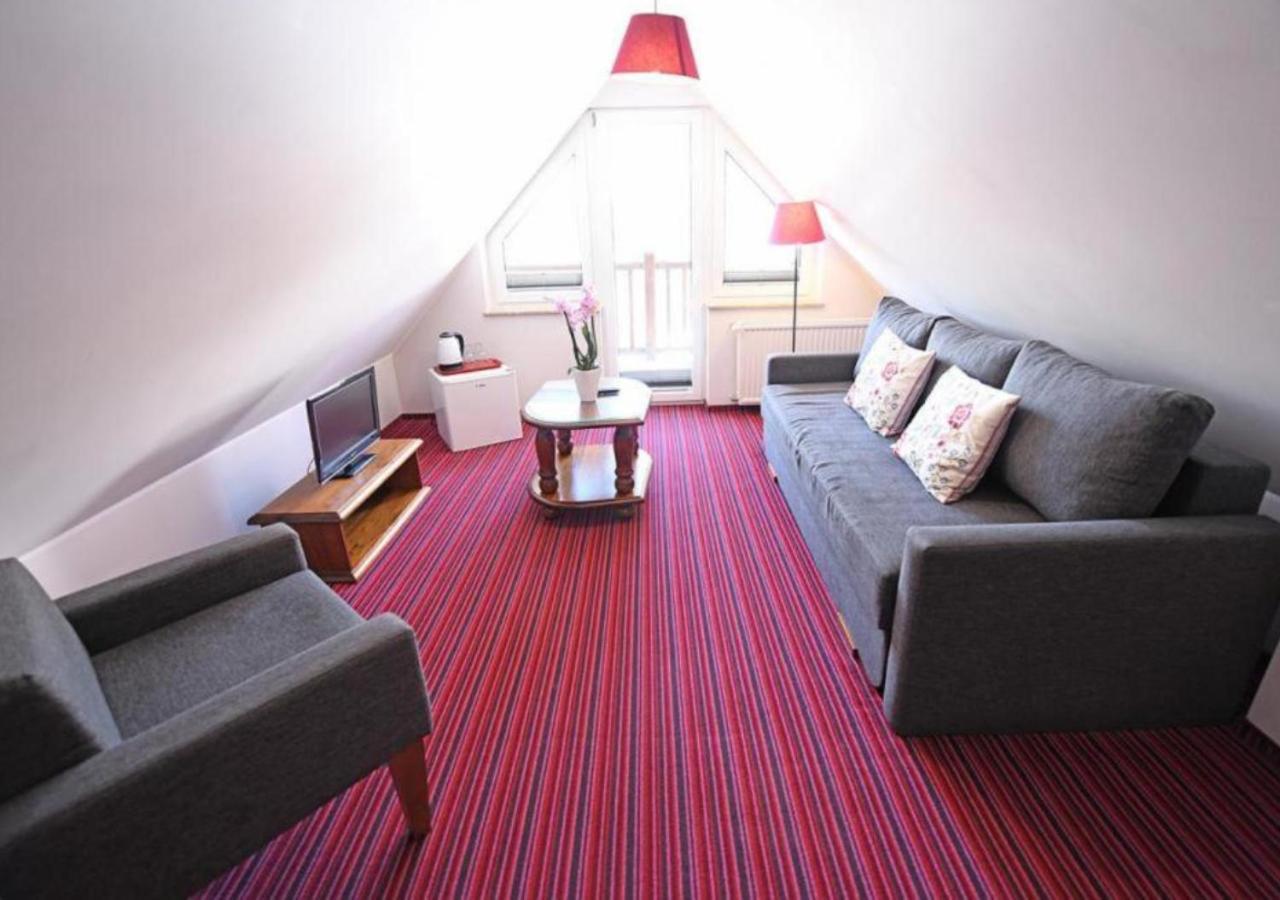 Gosciniec Malinowka Bed & Breakfast Krzeszna Bagian luar foto