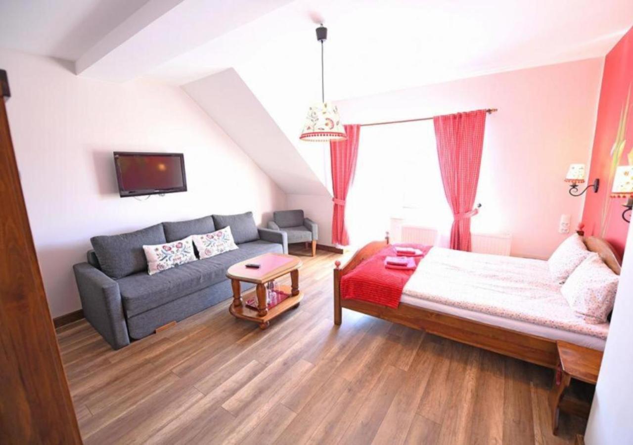 Gosciniec Malinowka Bed & Breakfast Krzeszna Bagian luar foto